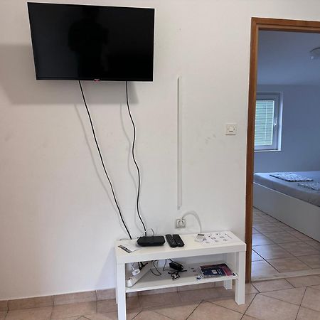 Apartmani Bruno Vrsi Exterior foto