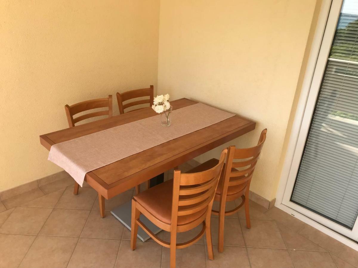 Apartmani Bruno Vrsi Exterior foto